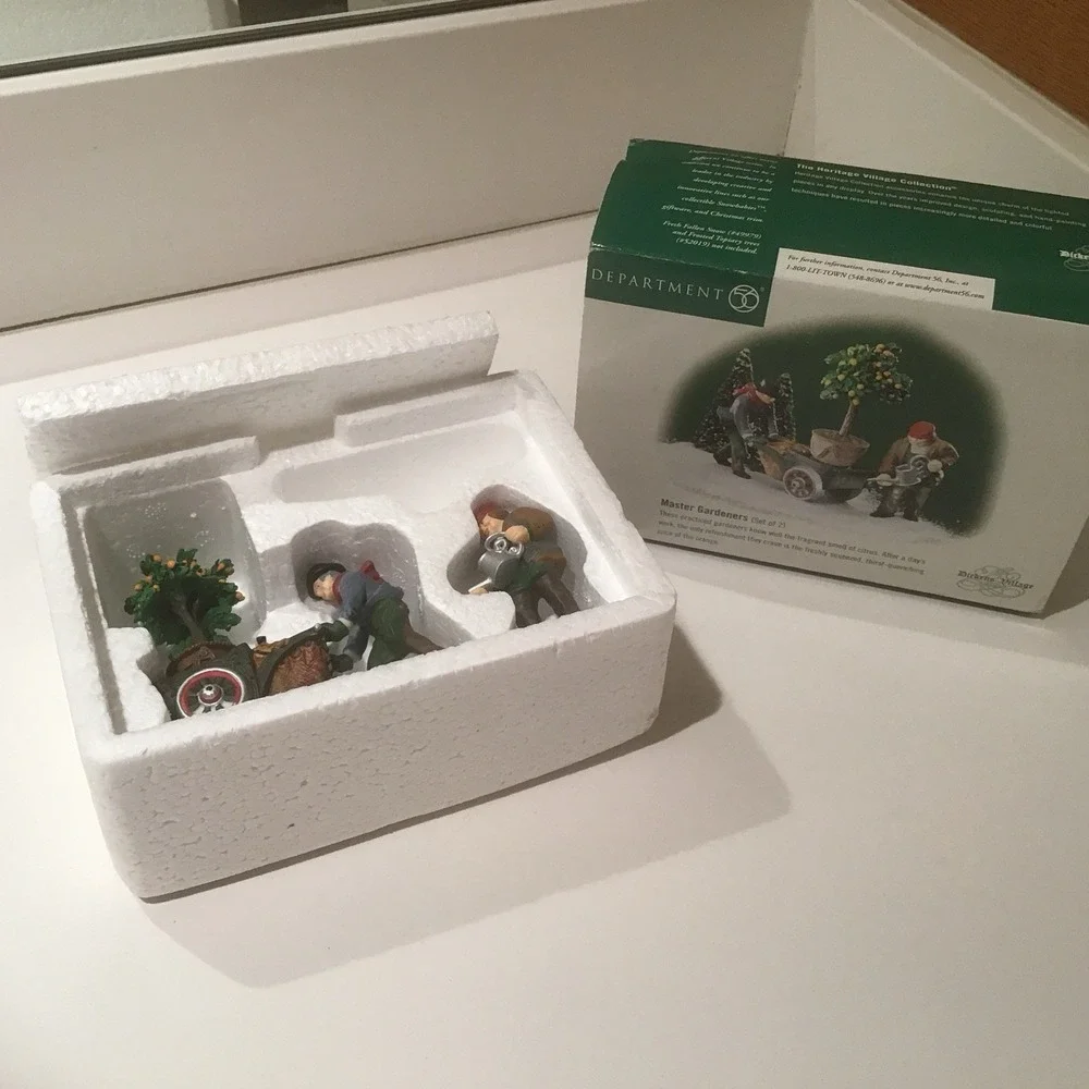 Department 56 Dickens Village Master Gardeners Set of 2 Figurines #58458 w/ box